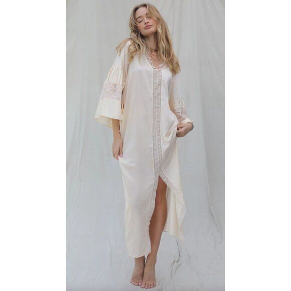 NWT Free People x Jen's Pirate Booty Angel Fire Kaftan in French Vanilla Large - Picture 2 of 9